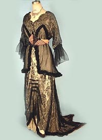 1913 black lace gown - Courtesy of antiquedress.com