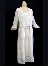  1918 white embroidered dress - Courtesy of vintagetextile.com