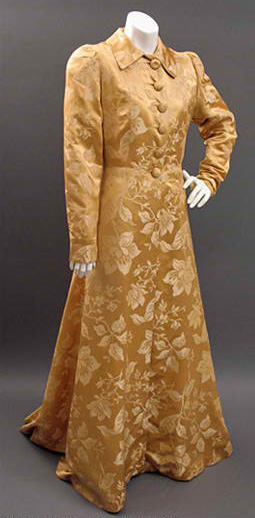 early 1940s damask evening coat - Courtesy of pastperfectvintage.com