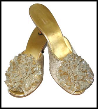 Vintage Daniel Green bedroom slippers - Courtesy of pinky-a-gogo