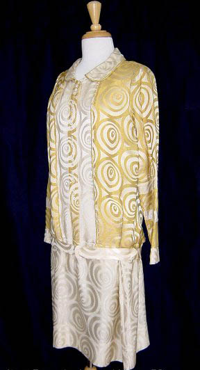 1920s gold and cream pattern silk Damask dress - Courtesy of cur.iovintage