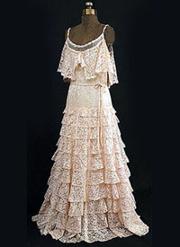 1937 Chanel lace gown - Courtesy of vintagetextile.com