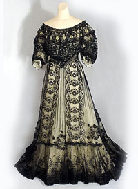  1905 beaded lace and tulle ballgown - Courtesy of vintagetextile.com
