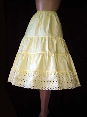 Vintage 1970s petticoat - Courtesy of gilo49