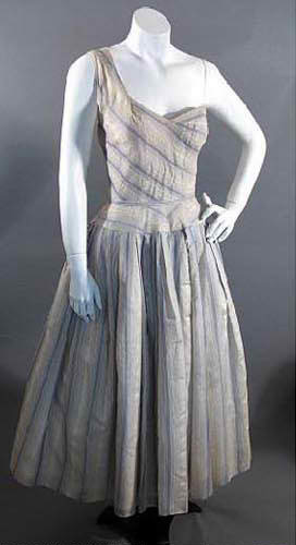 1955 Mainbocher silk dress - Courtesy of pastperfectvintage.com