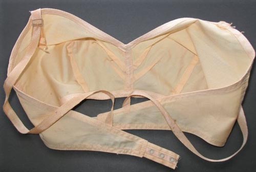 Vintage 1940s bra - Courtesy of sewingmachinegirl