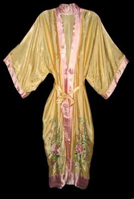 Vintage 1950s silk embroidered robe - Courtesy of pinky-a-gogo