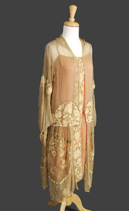 1920s silk & Point de Venice lace dress - Courtesy of bctreasuretrove com