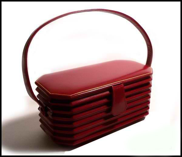 1950s accordian wood & leather box purse - Courtesy of pinkyagogo
