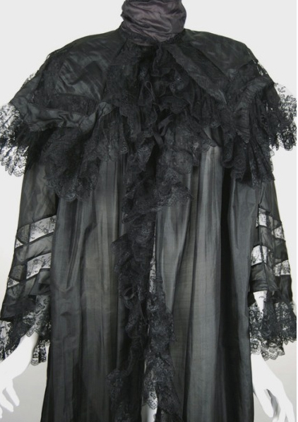 1908 silk peignoir - Courtesy of vivavintageclothing.com