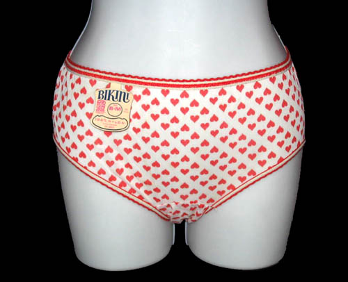 Vintage 1970s hip hugger panties - Courtesy of pinky-a-gogo