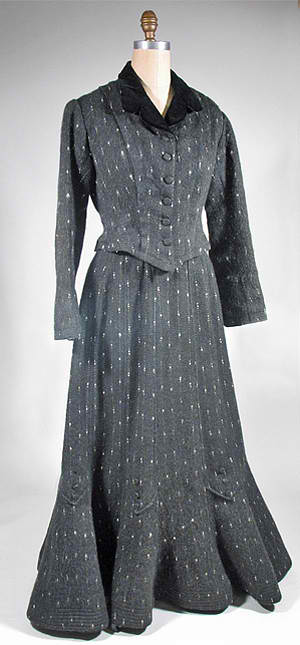  1903 flecked wool walking suit - Courtesy of pastperfectvintage.com