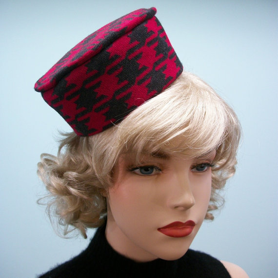 1960s pillbox hat  - Courtesy of clubvintage