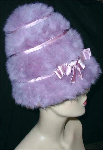 1960s plush beehive hat -  Courtesy of ruedelapaix