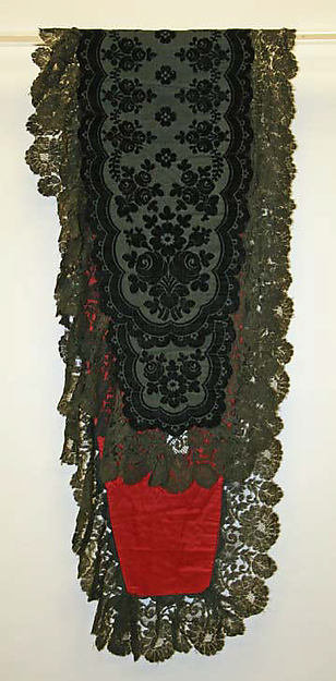mid 1800s Spanish black silk mantilla  - Courtesy of the Metropolitan Museum of Art