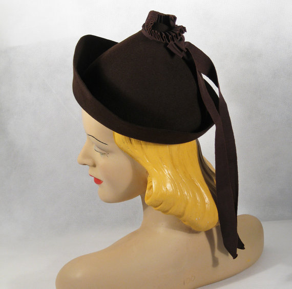 1940s felt pixie hat  - Courtesy of alleycatsvintage