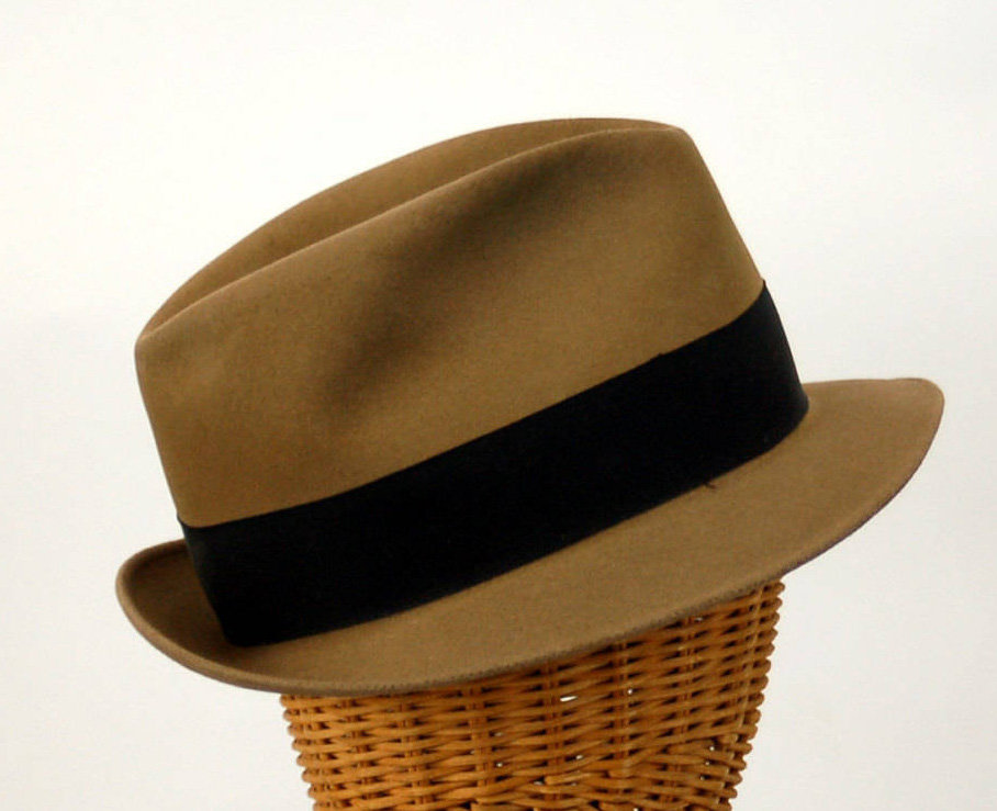 1950s hat band ribbon -  Courtesy of vintagerunway