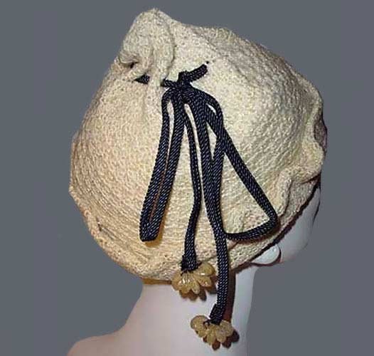 1950s cream knit pixie hat - Courtesy of thespectrum