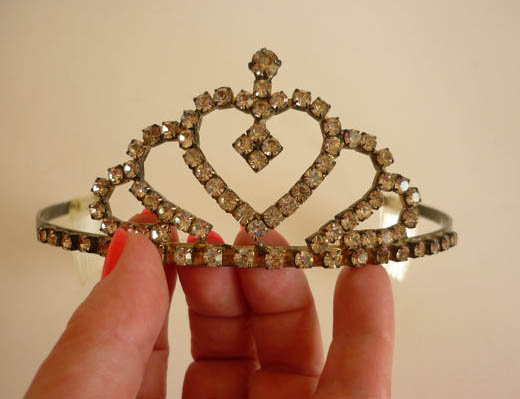 1950s rhinestone tiara  - Courtesy of decotodiscovintage