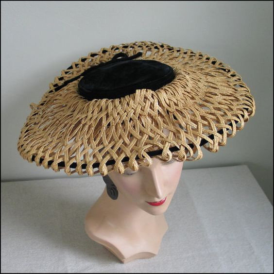 1960s Juli Kay platter hat - Courtesy of The Vintage Merchant