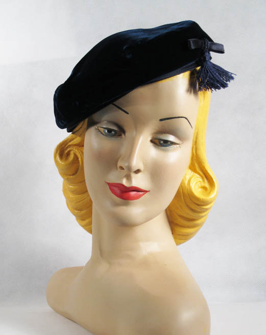 1950s banded beret  - Courtesy of alleycatsvintage