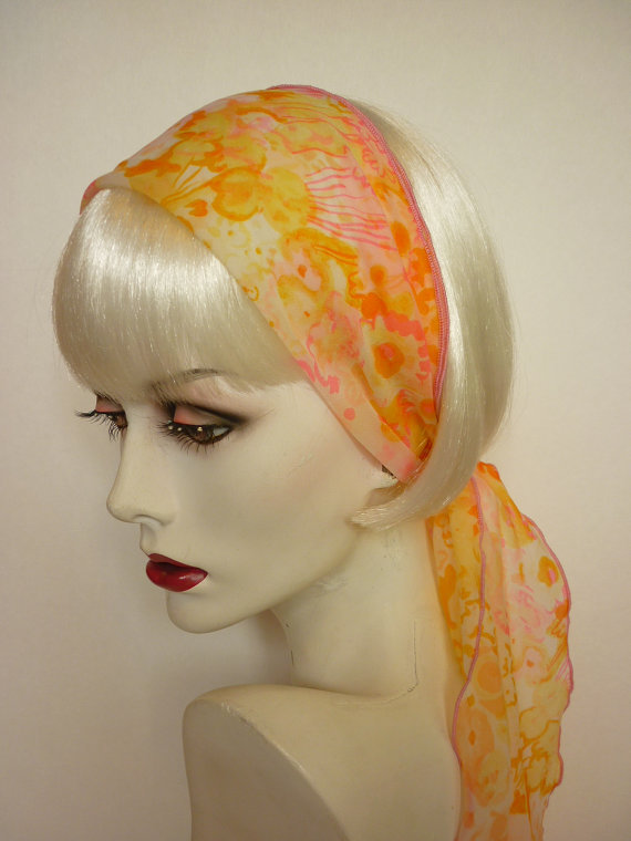 1960s floral headscarf  - Courtesy of decotodiscovintage