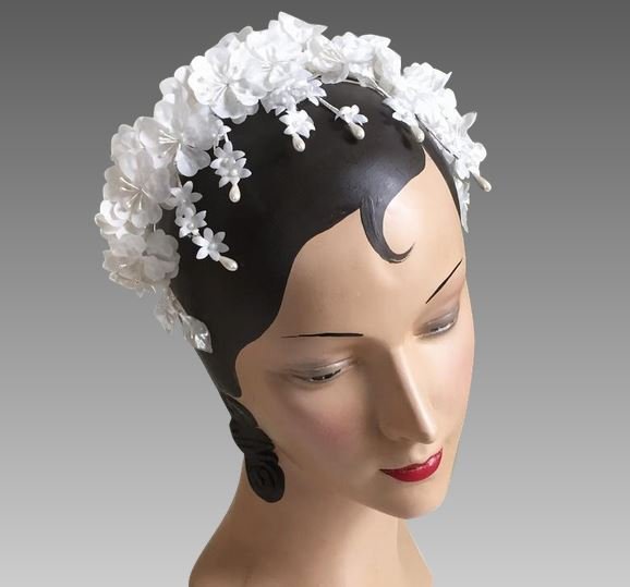 1960s bridal headband  - Courtesy of thevintagemerchant