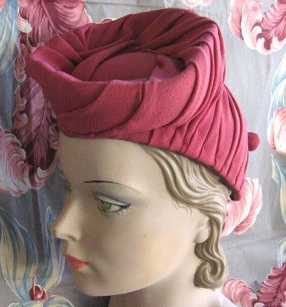 1930s/1940s tilt hat from Shoppe Yvonne - Courtesy of TheGatchellvilleStore