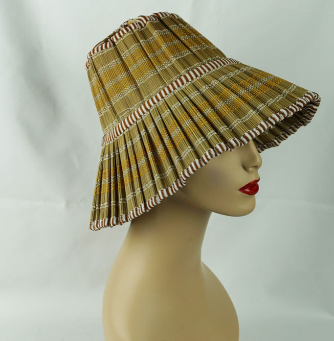 1960s / 1970s foldable bamboo beach hat - Courtesy of Alleycats