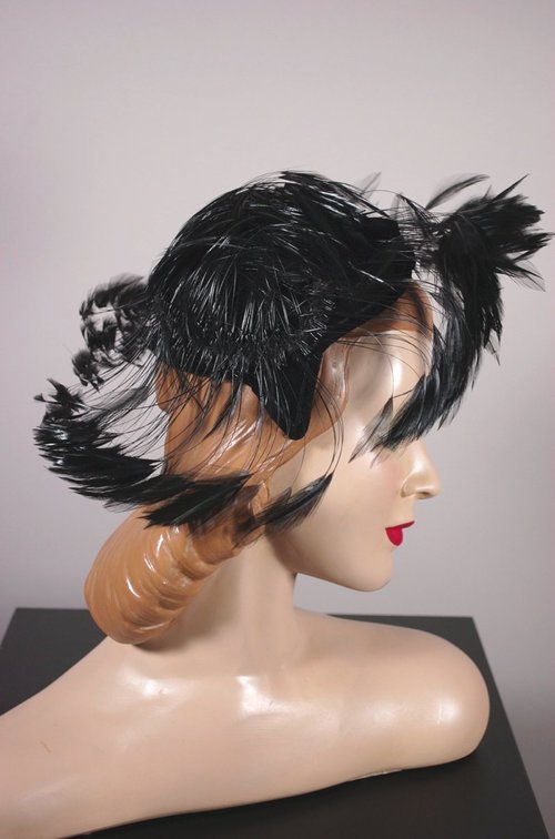 1950s coque cocktail hat  - Courtesy of vivavintageclothing
