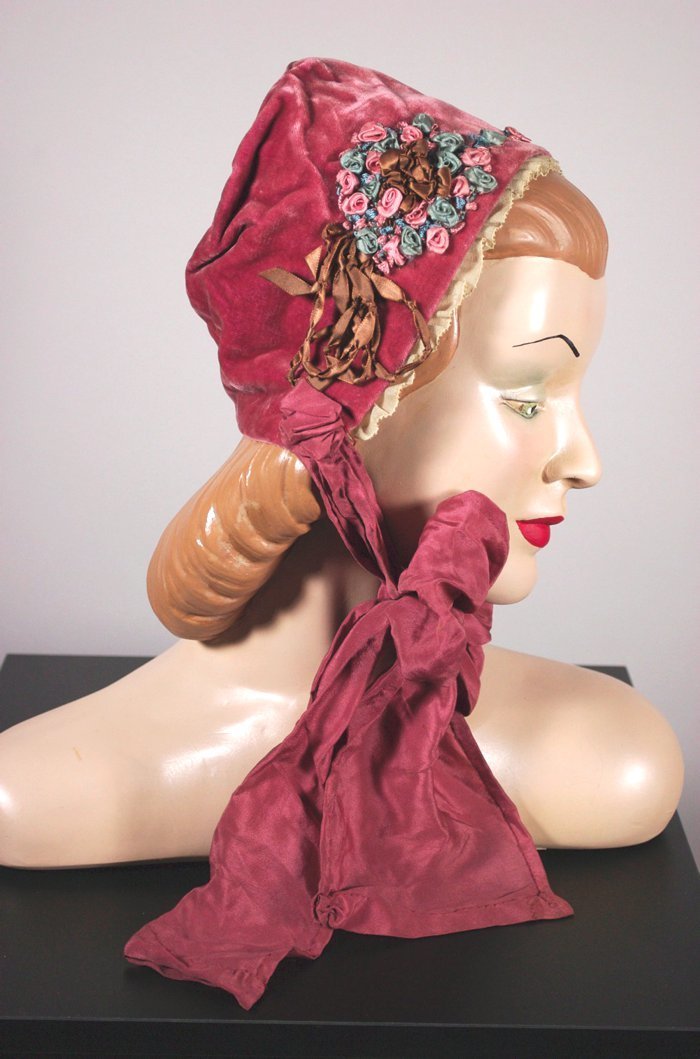 1910s bonnet  - Courtesy of vivavintageclothing