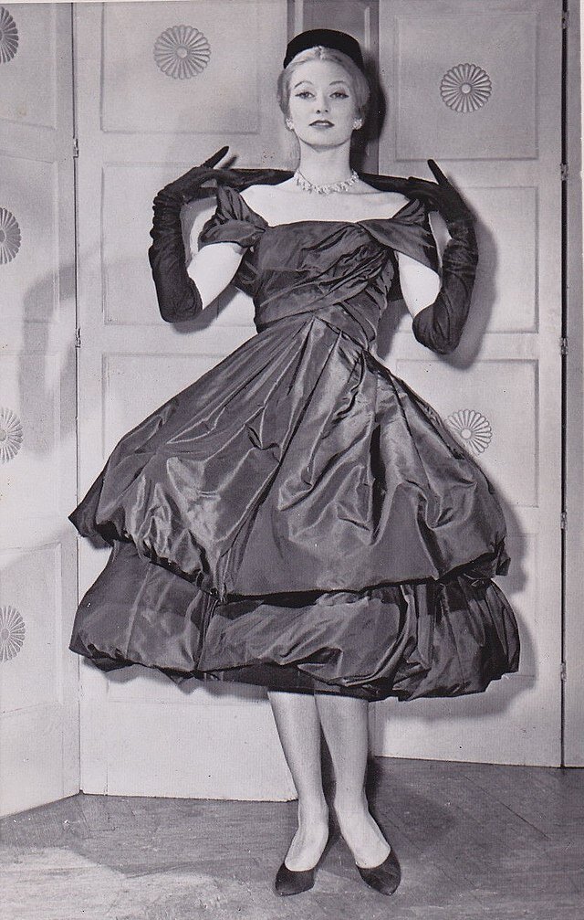 640px July 1959 Yves Saint Laurent for Christian Dior black taffeta late day dress