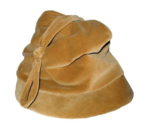1940s velvet pixie hat  - Courtesy of pinkyagogo