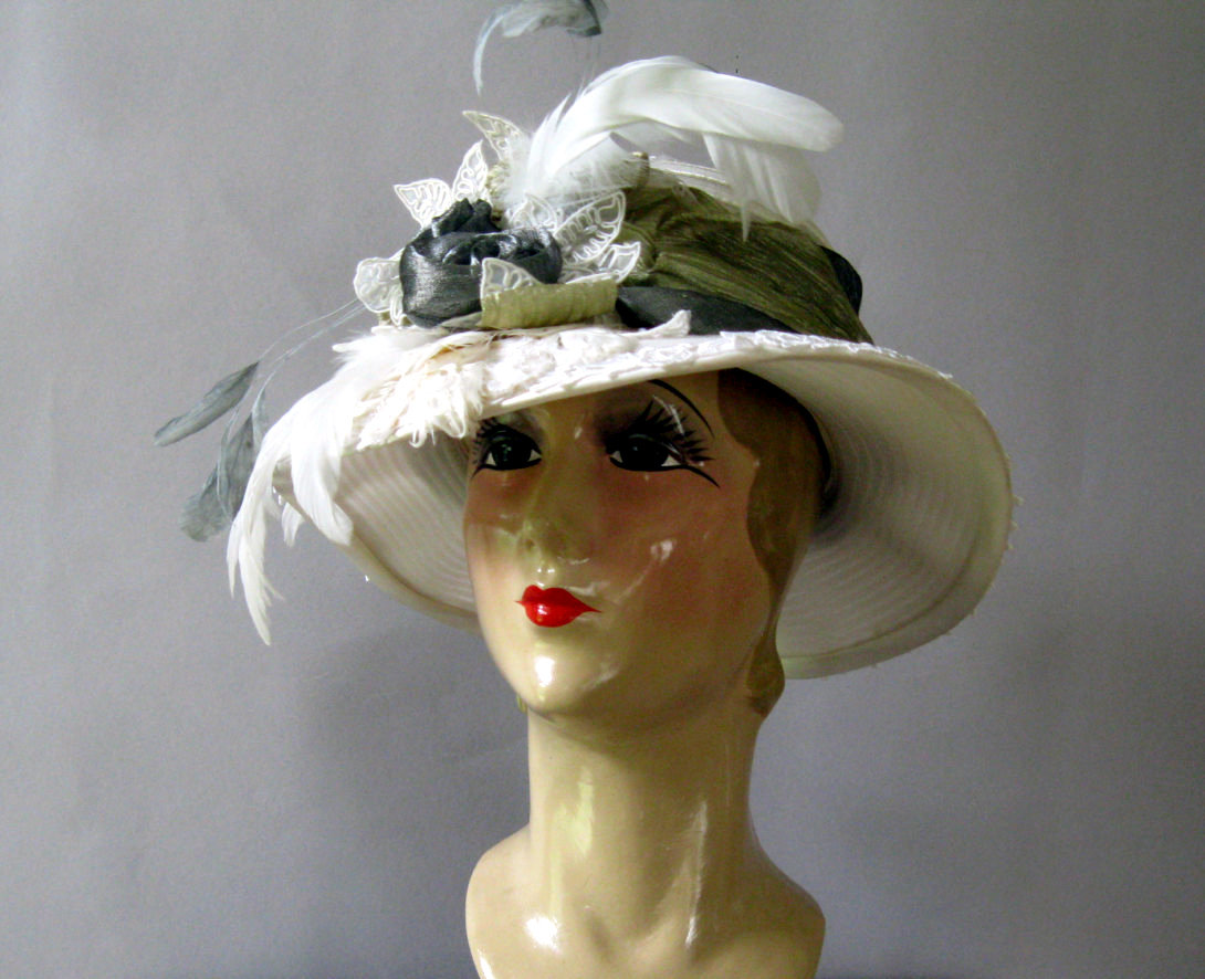 1980s Kentucky Derby hat  - Courtesy ladyscarlettsvintage