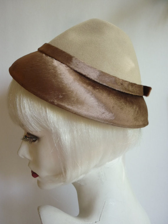 1950s Tyrolean inspired fur and velvet hat  - Courtesy of decotodiscovintage