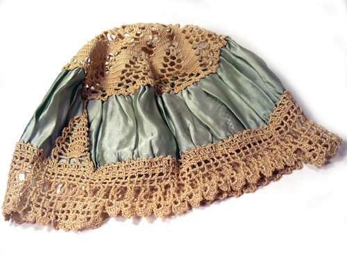 1920s silk and crochet night cap - Courtesy of pinkyagogo