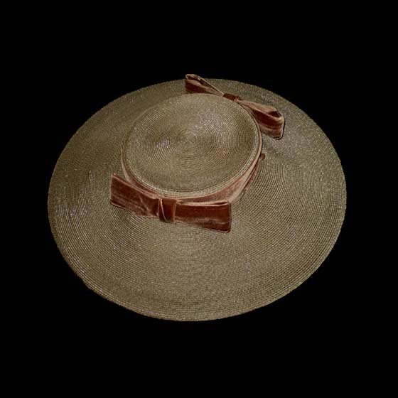 1940s/1950s Vandevers of Tulsa straw cartwheel hat  - Courtesy of thespectrum