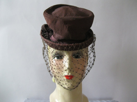 1940s toy tilt hat  - Courtesy of ladyscarlettsvintage