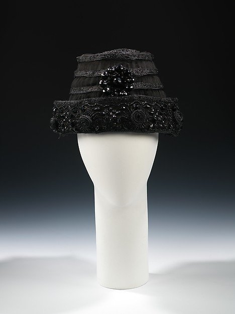 1912 American beaded hat  - Courtesy of the Metropolitan Museum of Art