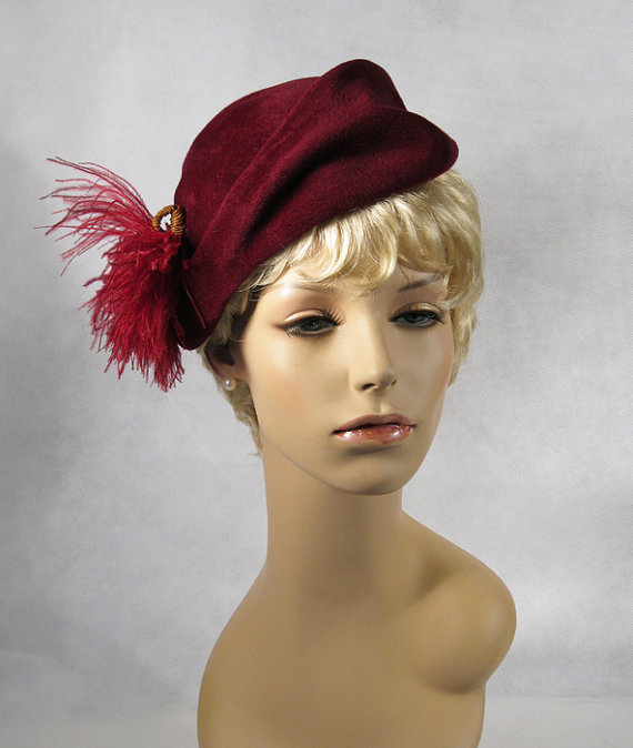 1940s Gage Bros velour tilt hat with ostrich feather - Courtesy of alleycatsvintage