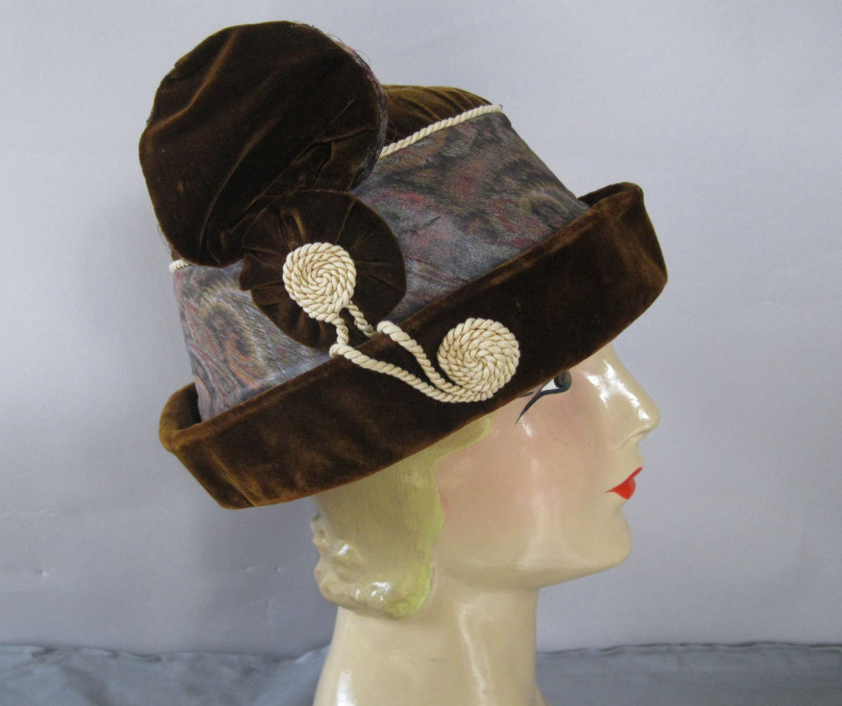 Edwardian brown velvet hat  - Courtesy of ladyscarlettsvintage