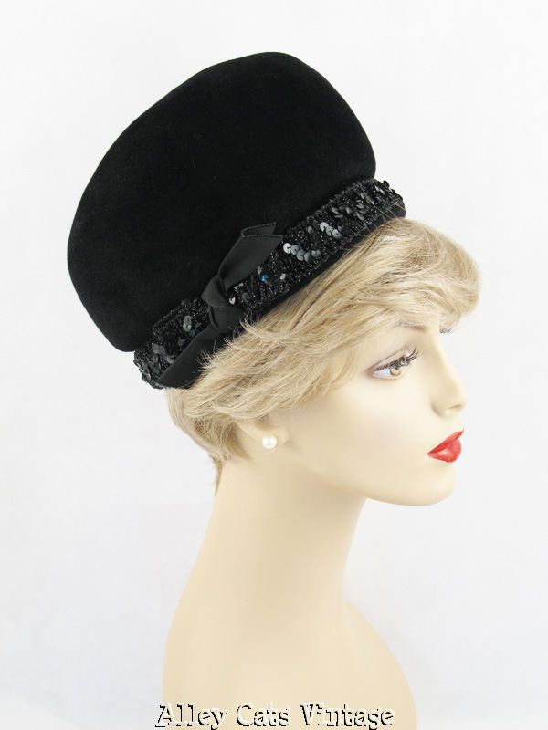 1960s bubble hat  - Courtesy of alleycatsvintage