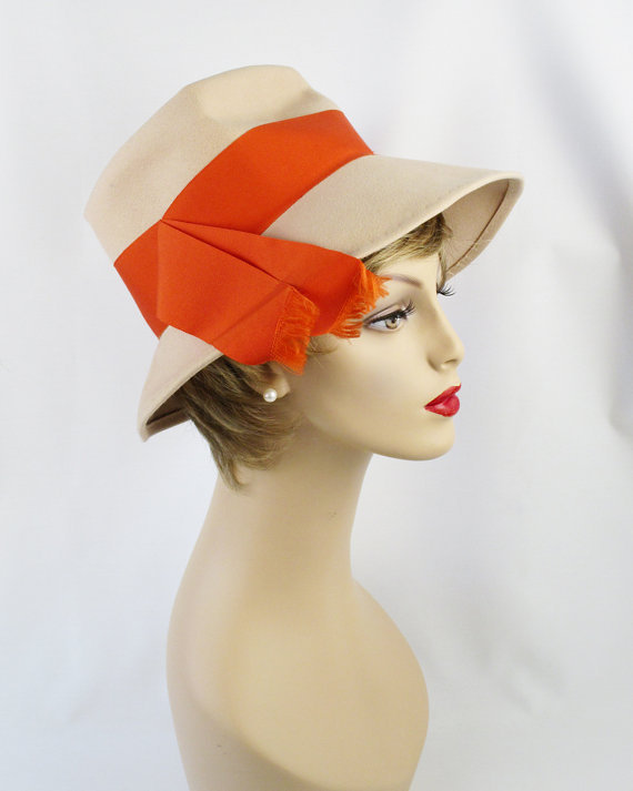 1970s felt lampshade hat  - Courtesy of alleycatsvintage