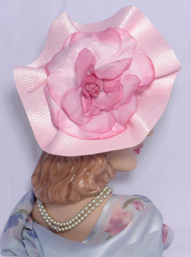 1980s Sylvia sculptural flower hat - Courtesy of BonniesVintageClothesLine