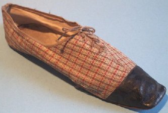 American tartan woven wool and silk shoe With japanned leather toe cap, c. 1830