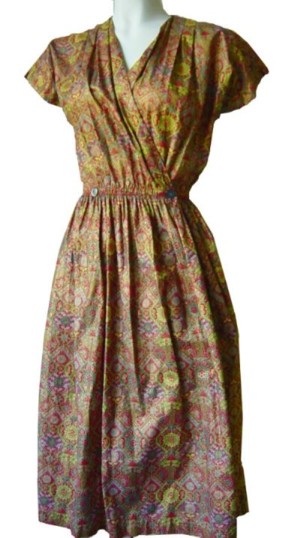 1940s Swirl dress Courtesy of vintage-voyager.com