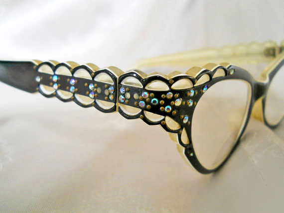 1950s cateye glasses Courtesy of lunajunction