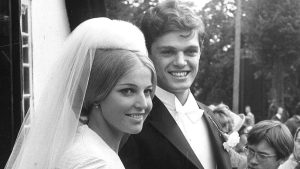 1966 bridal headpiece