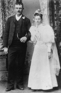 Australian bride & groom, 1894