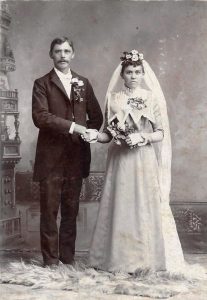 American bride & groom, 1900